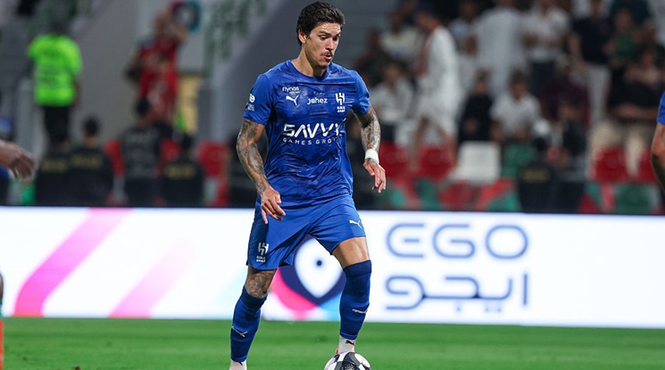 Фенербахче хвърля още една трансферна бомба