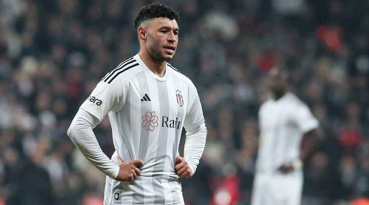 Селтик ще е следващата спирка за Алекс Окслейд-Чембърлейн