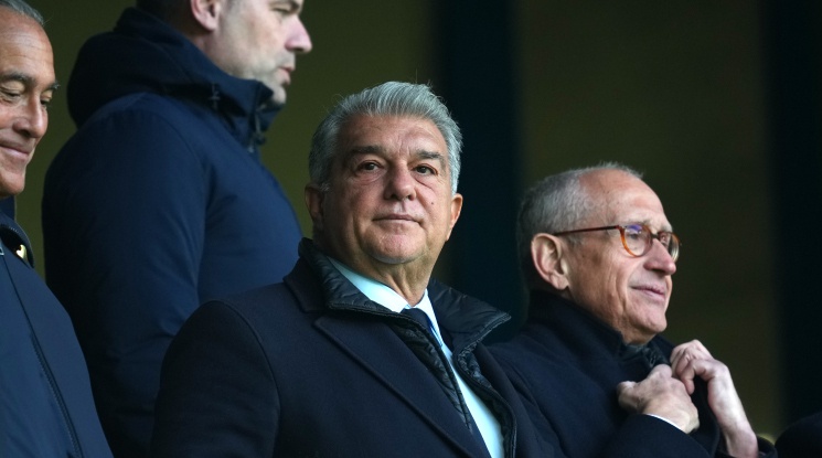 Лапорта: Водим битка срещу всичко и всички, искат да ни потопят 