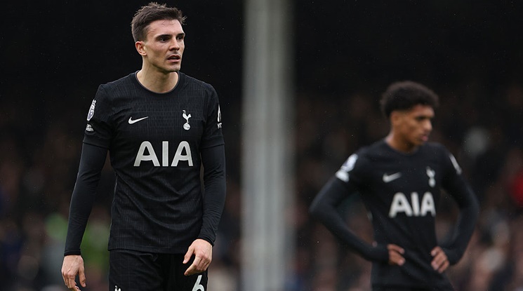 Режат заплатите в Тотнъм наполовина при изпадане