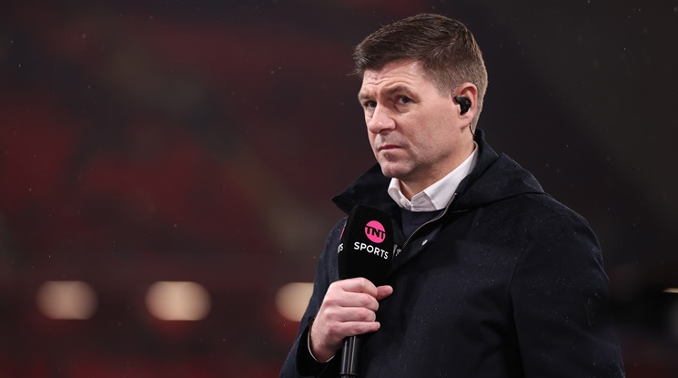 Стивън Джерард критикува играта на Ливърпул в мача с Уулвърхямптън