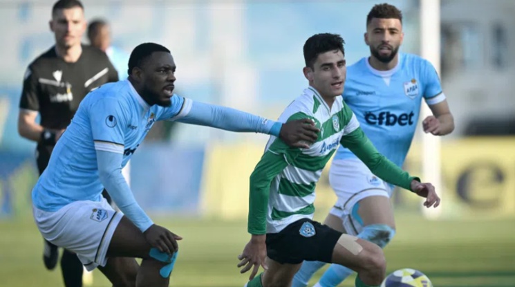 Трето поредно нулево равенство на "Тича" (видео)