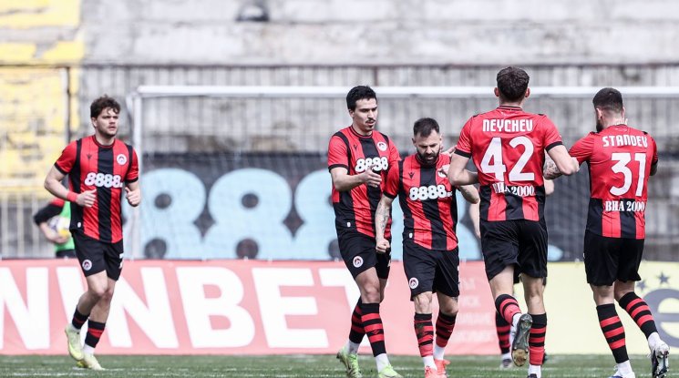 Автогол от "световна класа" не спря Локо София срещу Добруджа (видео)