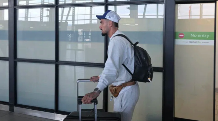 Новият нападател на Левски пристигна в София (видео)