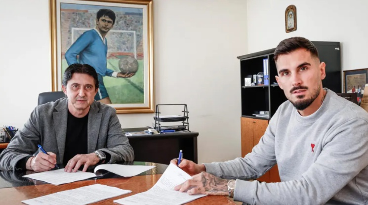 
                            <span class='comments'>0</span>
                            <span class='article-date'>10.03.2026</span>
                            <a href='https://winner.bg/articles/view/174105-ofitsialno-levski-predstavi-noviya-si-napadatel'>Официално: Левски представи новия си нападател</a>
                    