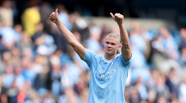 Агентът на Холанд отрече да са преговаряли с Барселона