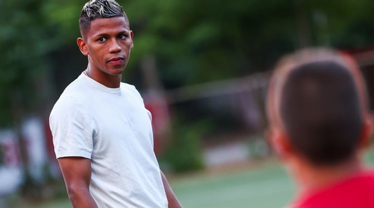 
                            <span class='comments'>0</span>
                            <span class='article-date'>12.03.2026</span>
                            <a href='https://winner.bg/articles/view/174146-bivsh-igrach-na-tsska-izbra-da-igrae-v-moldova-vmesto-v-levski'>Бивш играч на ЦСКА избра да играе в Молдова вместо в Левски</a>
                    