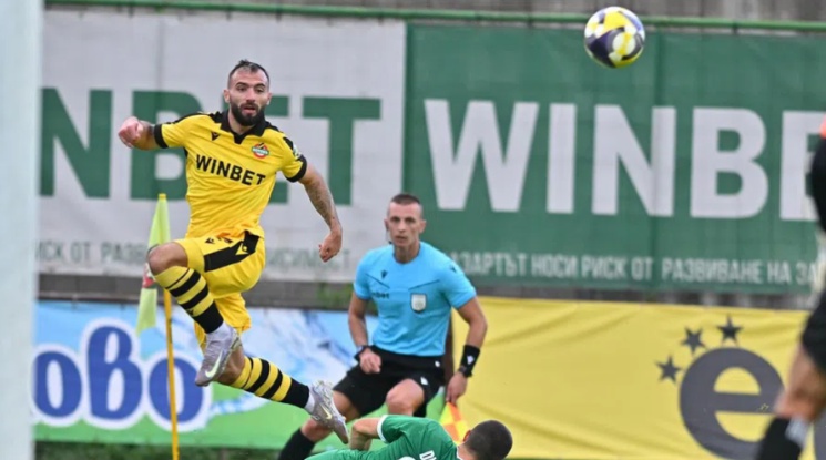 Ботев Враца наказа Ботев Пловдив на "Колежа" (видео)