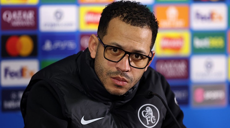 Челси избира между трима за поста на Росиниър