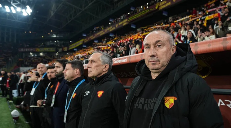 Станимир Стоилов е "Треньор №1 на България" за 2025 година