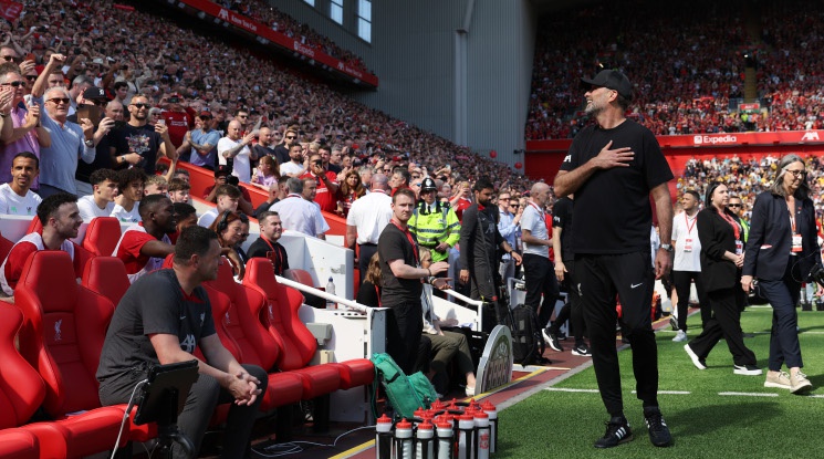 Юрген Клоп се завърна на "Анфийлд", легендите на Ливърпул и Борусия (Д) завършиха наравно