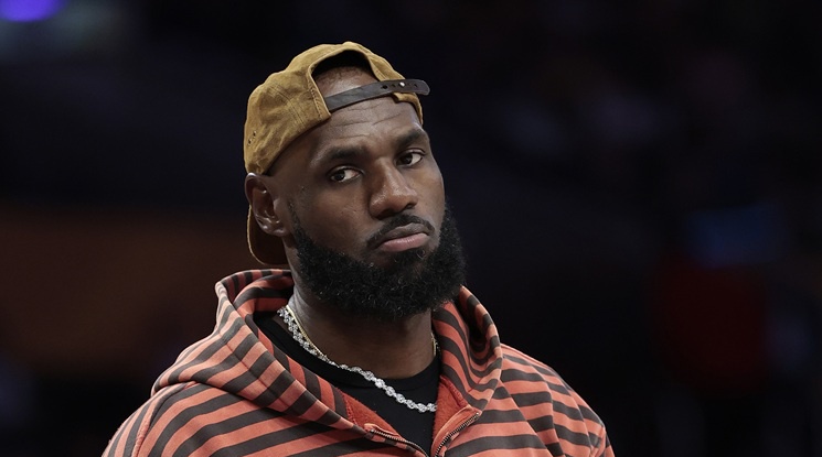 Оклахома прегази Лейкърс в собствената им зала