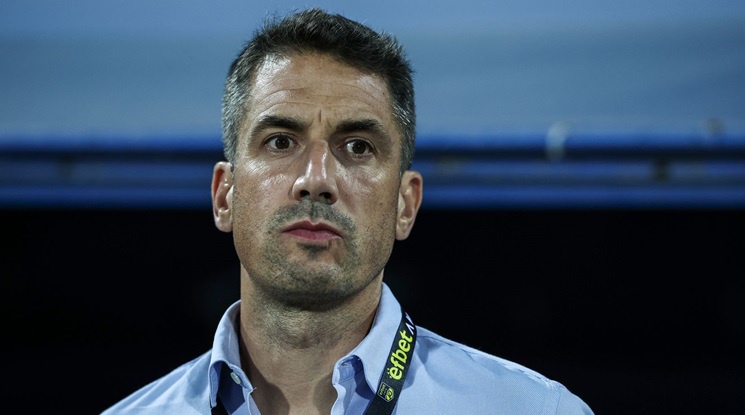 Веласкес: Трябва да оставим емоциите пред вратата