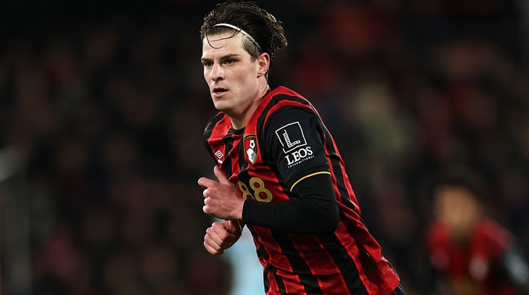 Челси се нарежда на опашката за подписа на Скот