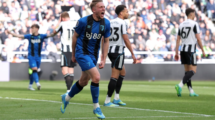 Нюкасъл пак разочарова, Борнемут си тръгна с победа от "Сейнт Джеймсис Парк"