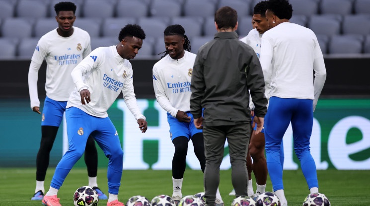 Чуамени: Ако още един път обидят Винисиус, ще напуснем терена