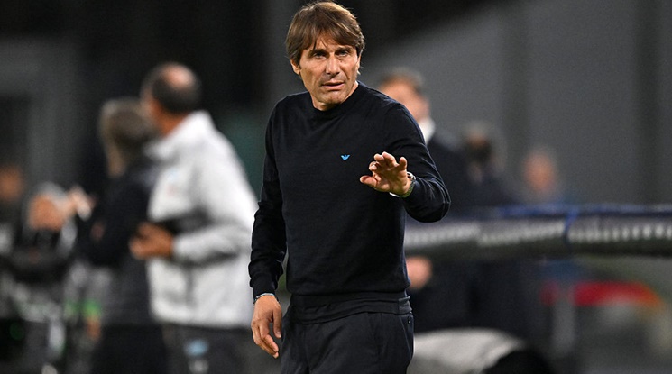 Конте ще трябва да намали значително заплатата си, ако иска да поеме Италия