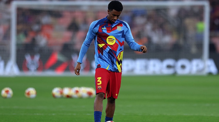 Астън Вила дава 50 милиона евро за ляв бек на Барса