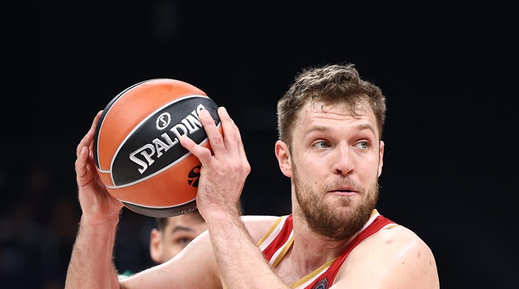 Александър Везенков е най-полезният играч в редовния сезон на Евролигата