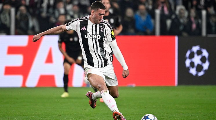 Байерн се насочва към Душан Влахович