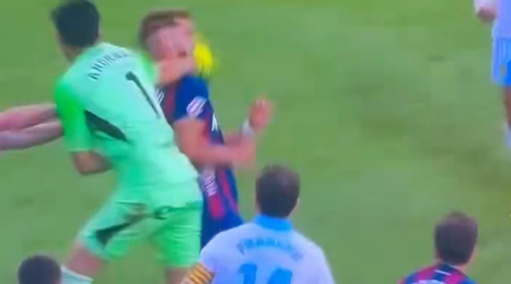 Вратарят, който нокаутира съперник, получи възможно най-тежкото наказание