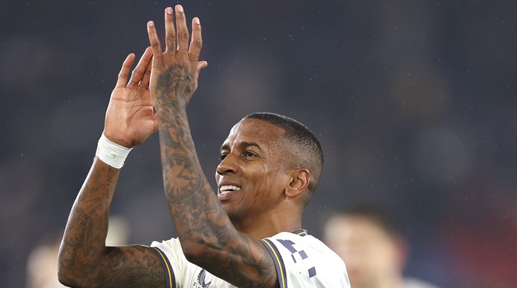 Ашли Йънг сложи край на кариерата си