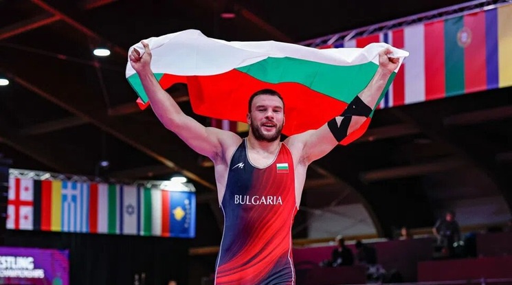 Кирил Милов спечели първия медал за България на Световното първенство по борба в Астана